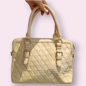 Cream Handbag 👜