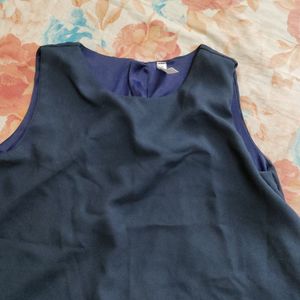 Apple Cut Sleevless Top