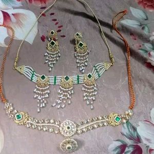 Choker and Earrings With Combo mathapatti,mangtika