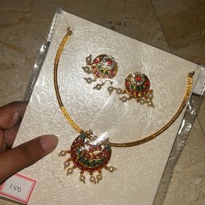 Premium Short Necklace And Earrings