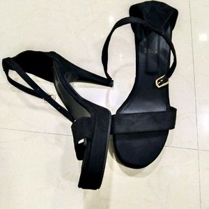 stilettos heels black