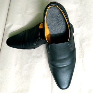 Formal shoes