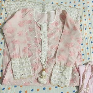 Beautiful Pakistani Pink Kurta Set