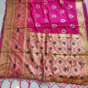 Stunning Rani Pink Saree With Stitched Blouse 💗