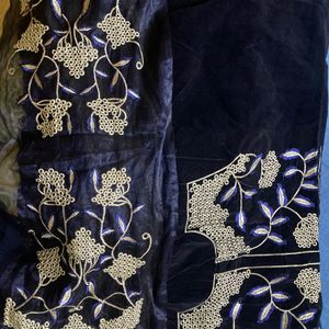 New designer saree For Grabs