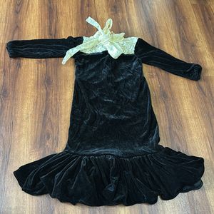 Black velvet dress for 6-8yrs