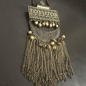 Pretty Hanging Necklace