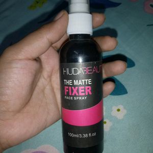 Huda Beauty Matte Makeup Fixer