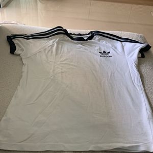 Fixed Price Brand New Adidas T shirt  Boys 11-12