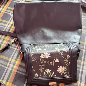 Van Heusen Black Sling Bag