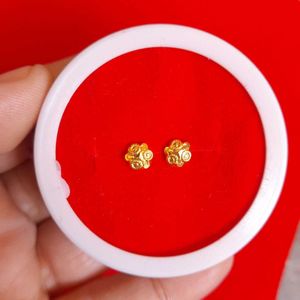 Beautiful New Flower Desine Studs