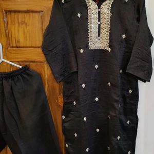 BRAND NEW, Black 🖤 Suit Set With Dupatta