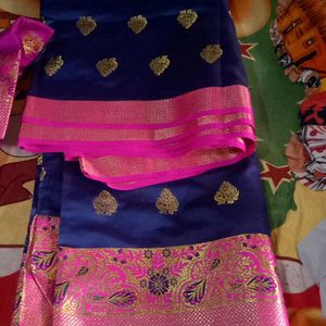 Saree With Stitched Blause