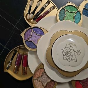 Petals Open To Reveal ProfessionalMakeupCollection