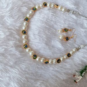 Mor Kundan Simple Chokar Set