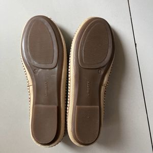 Flip Flops - Never Used Them