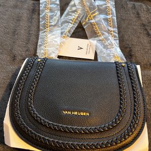 NEW VAN HEUSEN SLING BAG