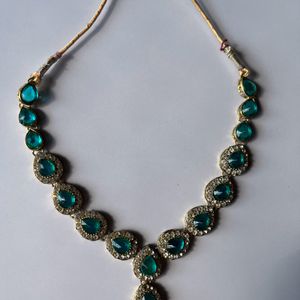 Necklace With Earrings And Mangtika