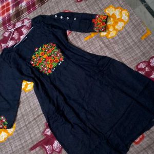 Beautiful Embroidery Design Sleeve Kurti