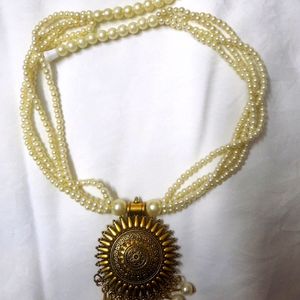 White Pulse Necklace