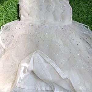 Beautiful White Frock For 4-6 Years