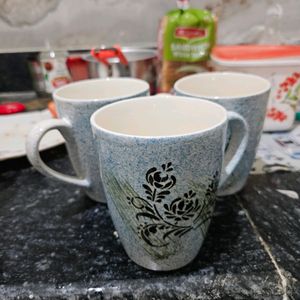 FLORAL STYLE CERAMIC MUGS