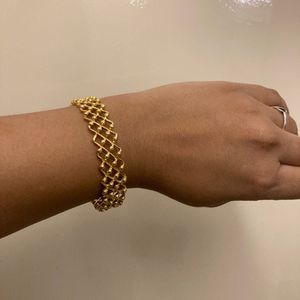 City Gold Bangle