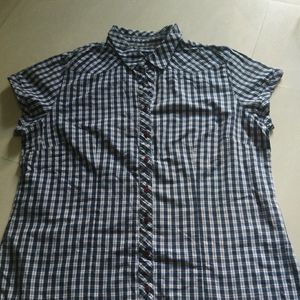 White And Navy Blue Checks XL Shirt