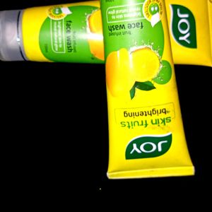 KHARIDA KI NAHI – 2 Facewash At Cheap Price