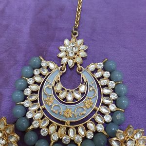 earrings with maang tikka