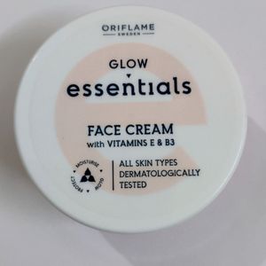 GLOW ESSENTIAL FACE CREAM with VITAMINS E & B3