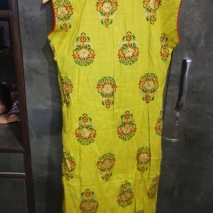 Green SleeveLess Kurta  Has Sleeve Inside