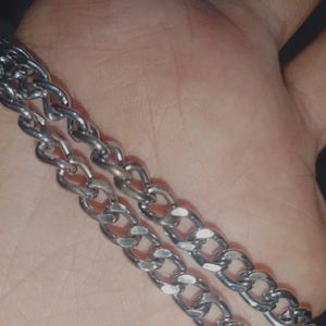 A Chain With Good Built Quality