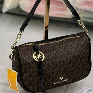 🆕️🔥Michael Kors Handbag