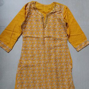 Embroidered Mirror Work Neck Kurta