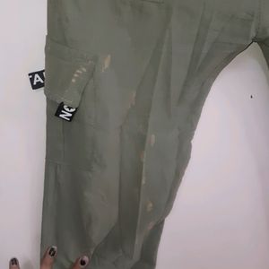 Amazing Green Track Pant With Pockets / Cargo