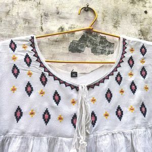 WHITE EMBROIDERED CAPE TOP