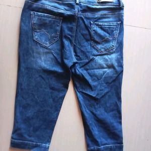 Knee Lenght Jeans