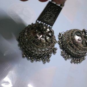 Earrings (jhumka)