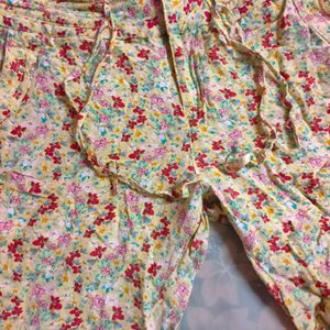 30rs Of On Del🚚 MAX Floral Print Shorts (Women's)