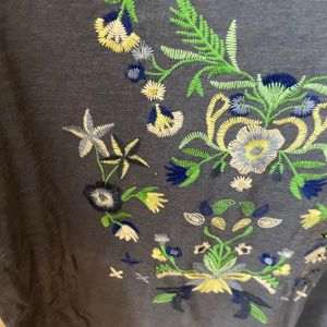 Embroidery T-shirt