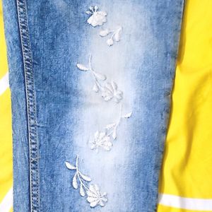 Women Skinny Mid Rise Blue Jeans