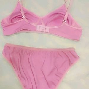 3 PAIR OF BRA & PANTY, 2 HANDKERCHIEF FREE