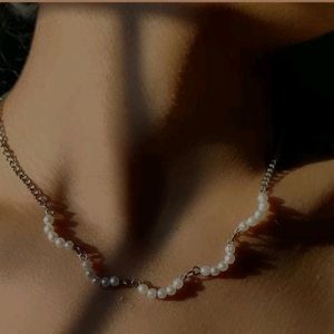 Simple Pearls Chain