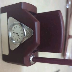 Pen Holder Stand With Clock