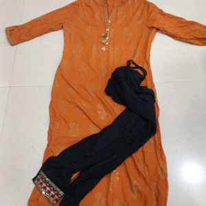 Orange Kurti White Black pants L Size