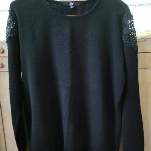 Black Sweatshirt