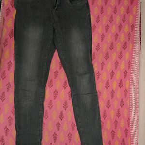 I'm Selling A Skinny Charcoal Color Jeans