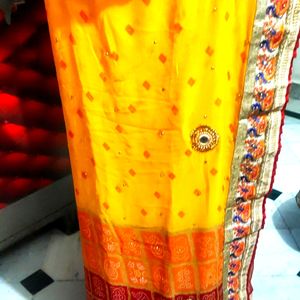 Women Saree With Blouse.