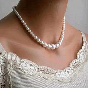 White Pearls Necklace